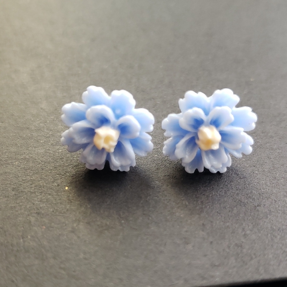 Floral Blue Earrings 💙